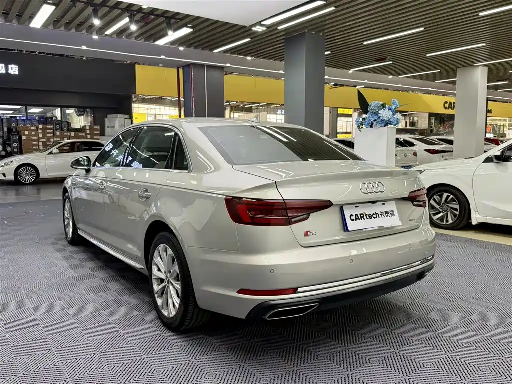 Audi Audi A4L 2019 40 TFSI Advanced Model VI 2020 - thumbnail 4