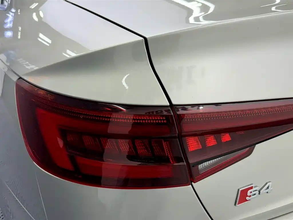 Audi Audi A4L 2019 40 TFSI Advanced Model VI 2020 - thumbnail 6