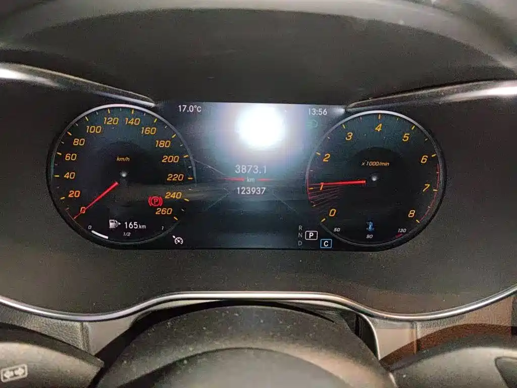 Mercedes-Benz Mercedes-Benz GLC 2020 GLC 260 L 4MATIC Dynamic Model 2020 - thumbnail 7