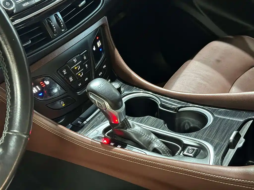 Buick Buick Envision Plus 2017 20T FWD Luxury Edition 2018 - thumbnail 21