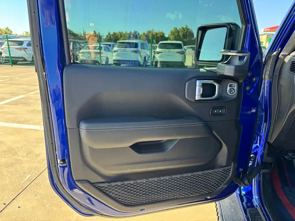 Jeep Jeep Wrangler 2019 2.0T Sahara 4-Door Edition China V 2020 - thumbnail 10