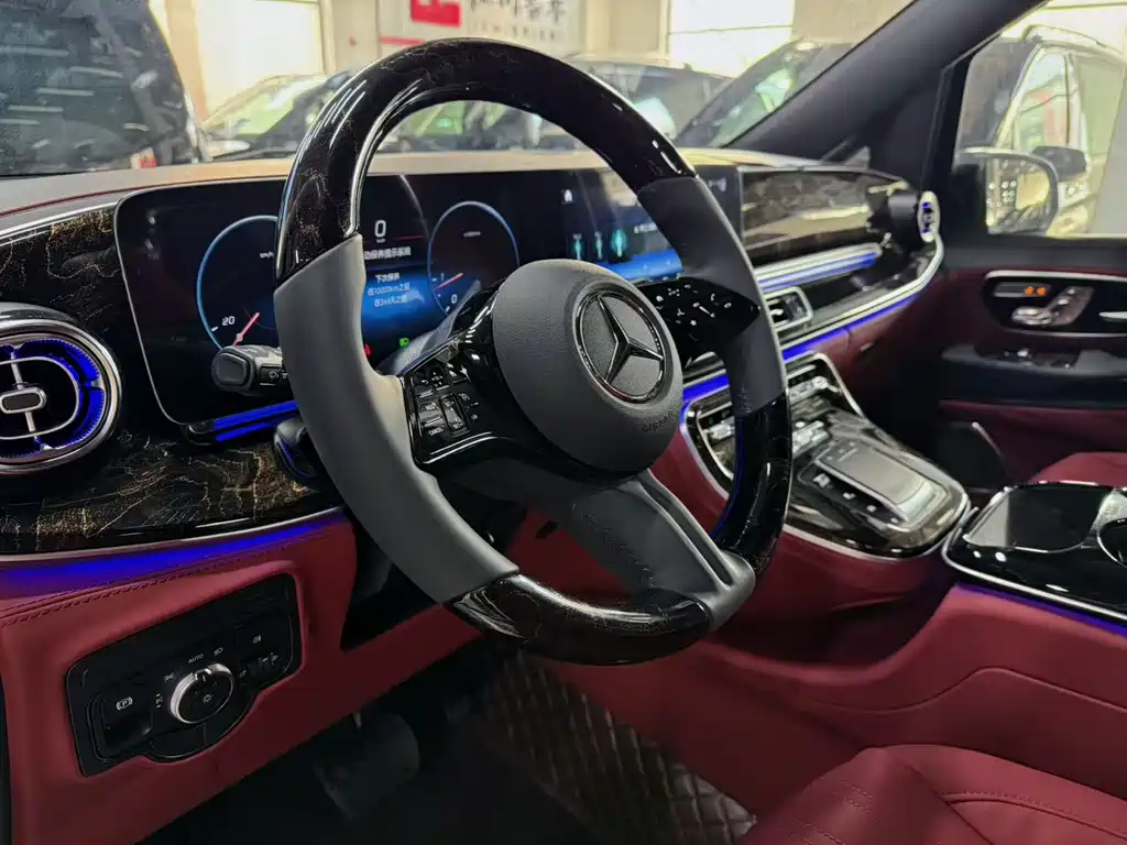 Mercedes-Benz Viano 2024 2.0T Business Edition 7-seater 2025 - thumbnail 2