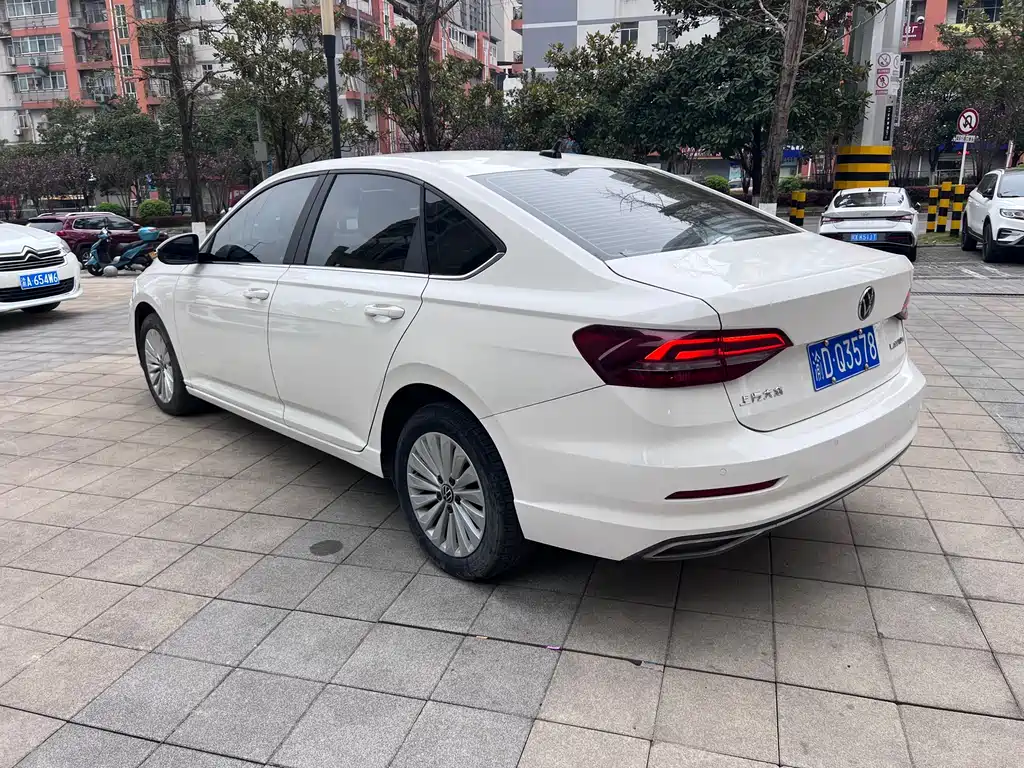 Volkswagen Lavida 2021 1.5L Automatic Comfort Edition 2021 - thumbnail 4