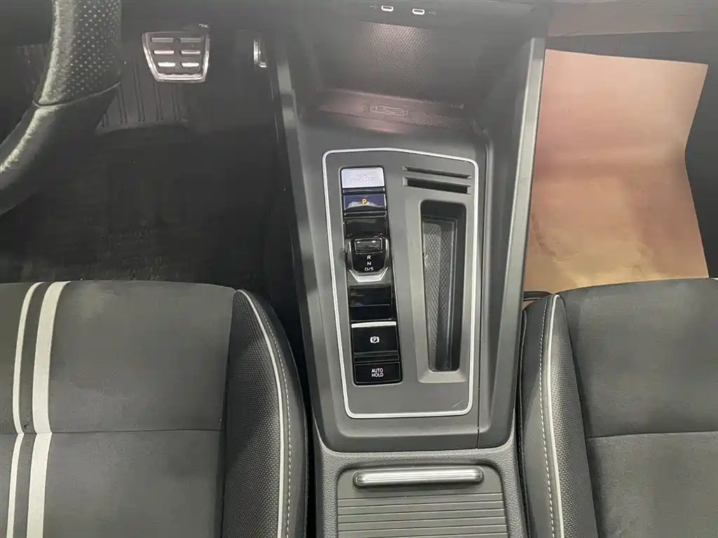 Volkswagen Volkswagen Golf 2021 280TSI DSG R-Line 2022 - thumbnail 8
