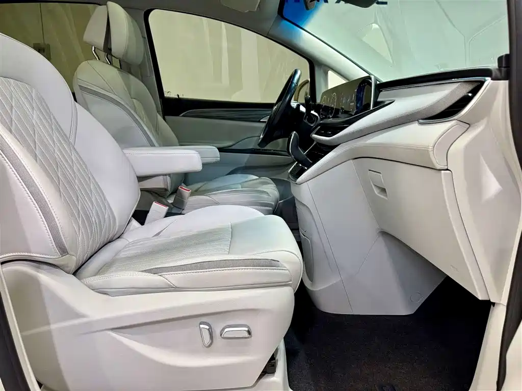 Buick Buick GL8 2023 ES Landmark Luxury and Joy Edition 2023 - thumbnail 18