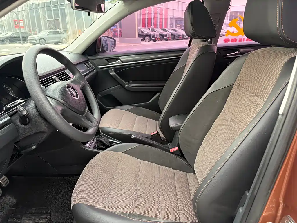 Volkswagen C-TREK 2017 230TSI DSG Comfort Edition 2017 - thumbnail 4
