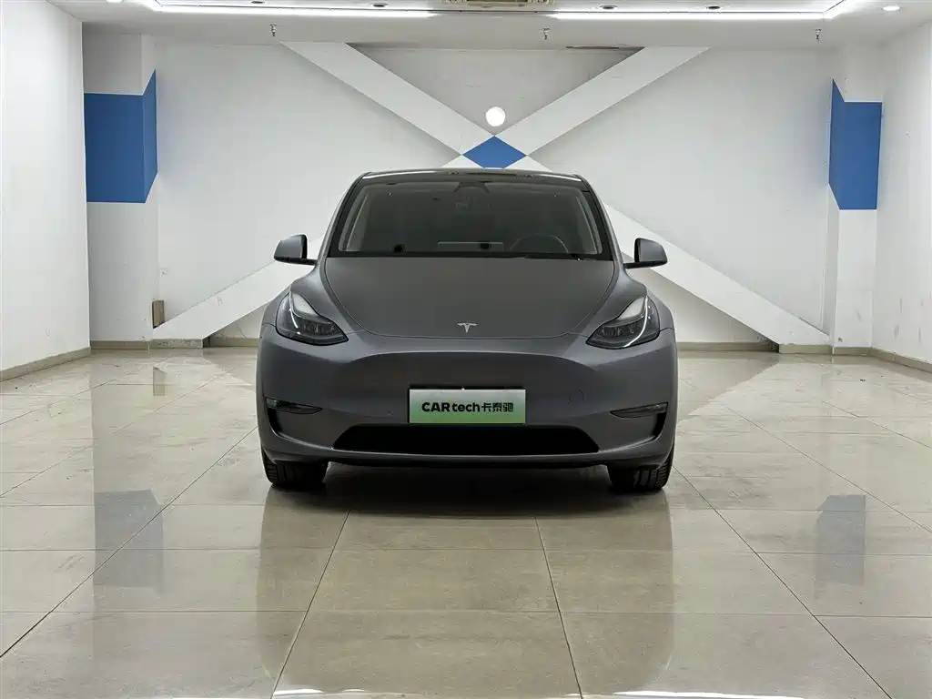 Tesla Model Y Long Range All-Wheel Drive 2022 Refresh 2023 - thumbnail 3