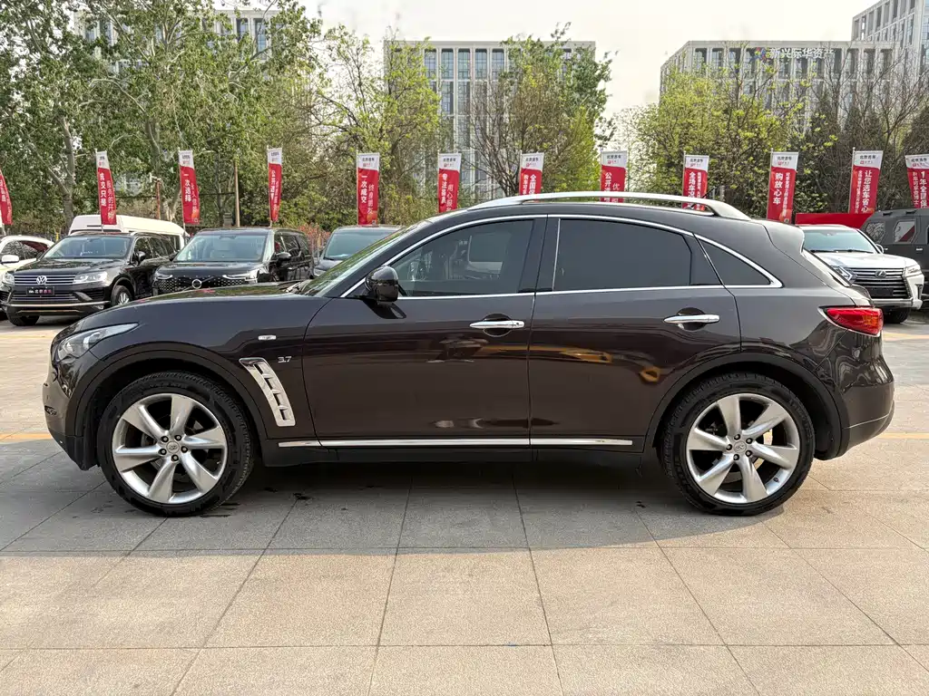 Infiniti Infiniti QX70 2013 3.7L Standard Edition 2015 - thumbnail 4