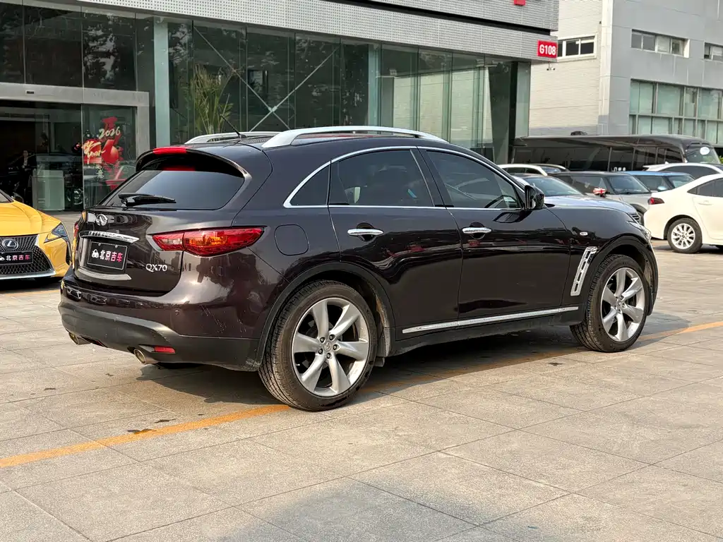 Infiniti Infiniti QX70 2013 3.7L Standard Edition 2015 - thumbnail 7