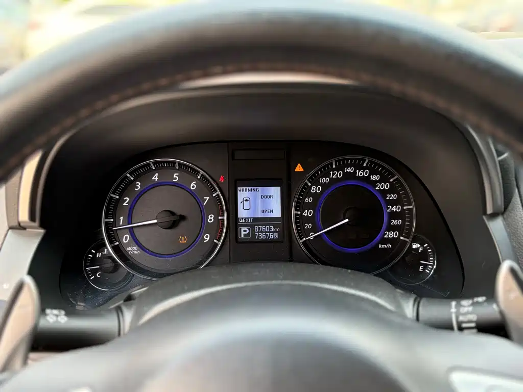 Infiniti Infiniti QX70 2013 3.7L Standard Edition 2015 - thumbnail 8