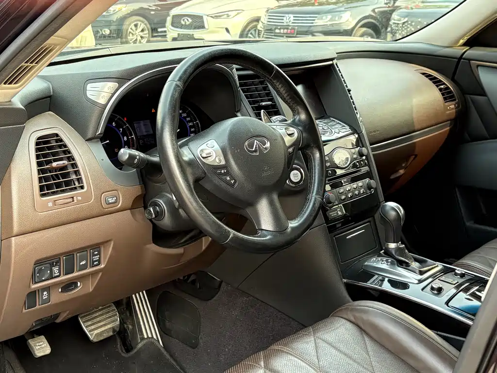 Infiniti Infiniti QX70 2013 3.7L Standard Edition 2015 - thumbnail 11