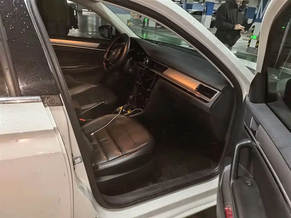 Volkswagen Bora 2017 230TSI DSG Comfort Model 2017 - thumbnail 10