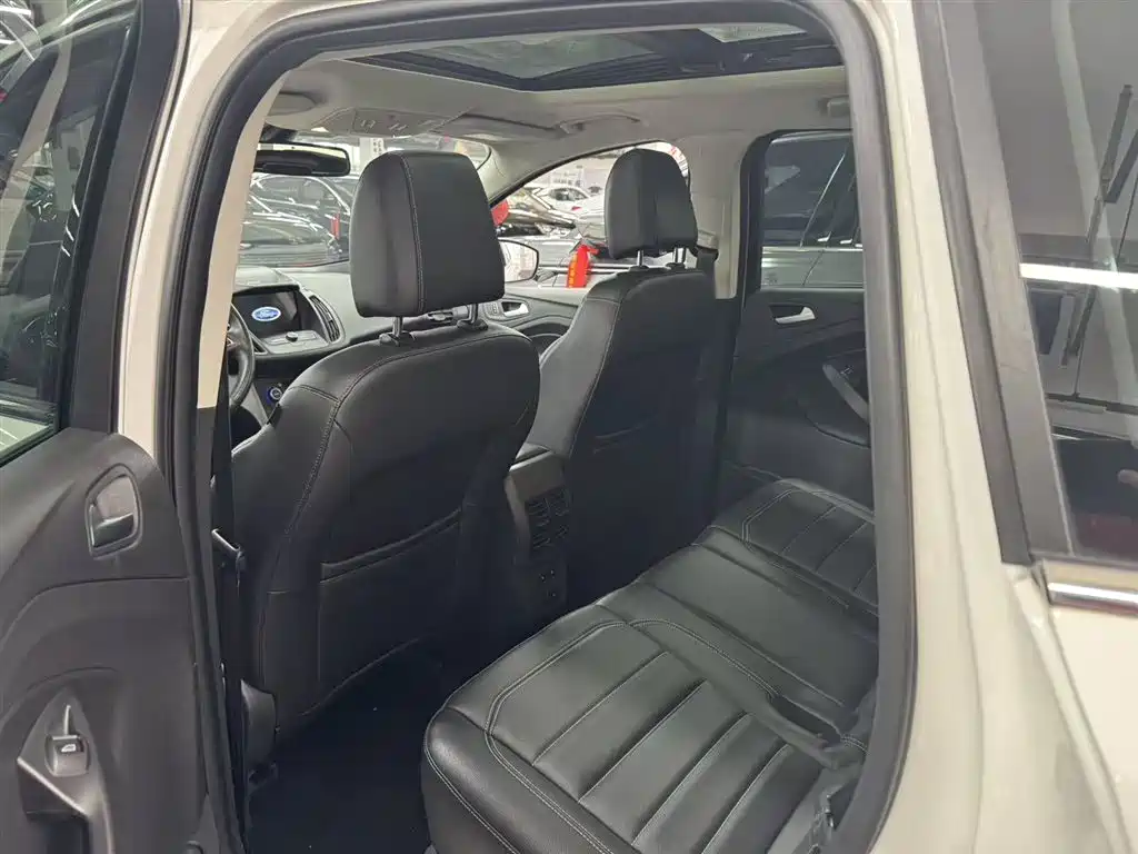 Ford Ford Escape 2019 EcoBoost 180 2WD Platinum Edition China VI 2021 - thumbnail 8