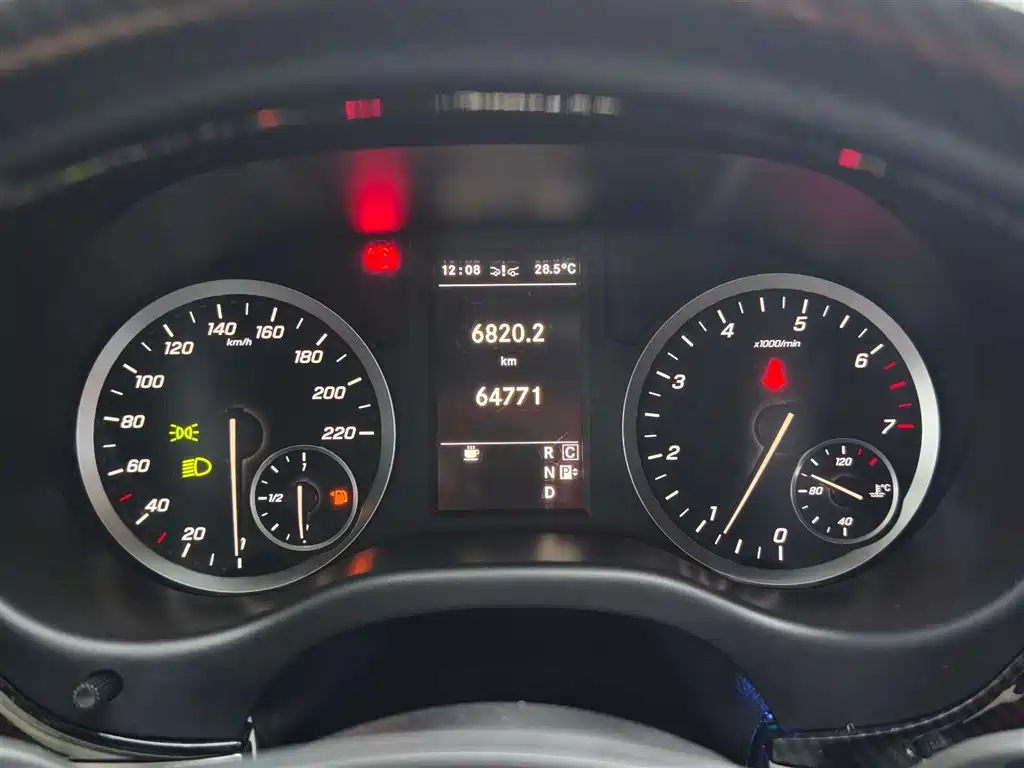 Mercedes-Benz Viano 2021 2.0T Business Edition 7-seater 2023 - thumbnail 8