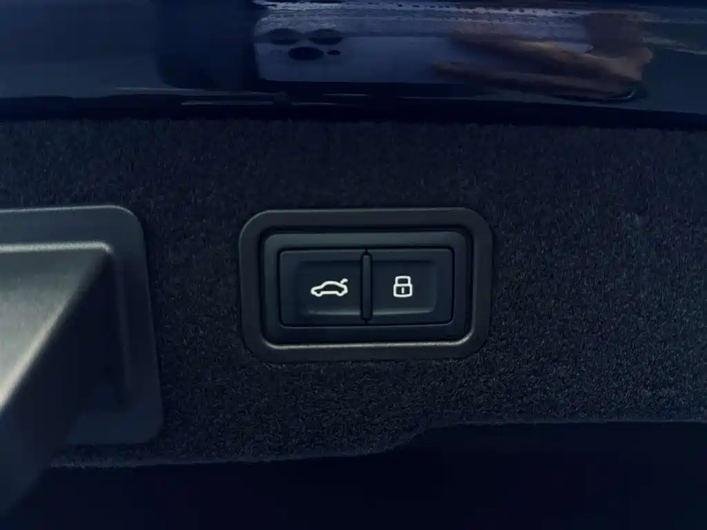 Audi Audi A8 2025 A8L 50 TFSI quattro Premium Selection 2026 - thumbnail 12