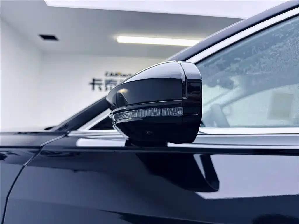 Audi Audi A8 2025 A8L 50 TFSI quattro Premium Selection 2026 - thumbnail 29