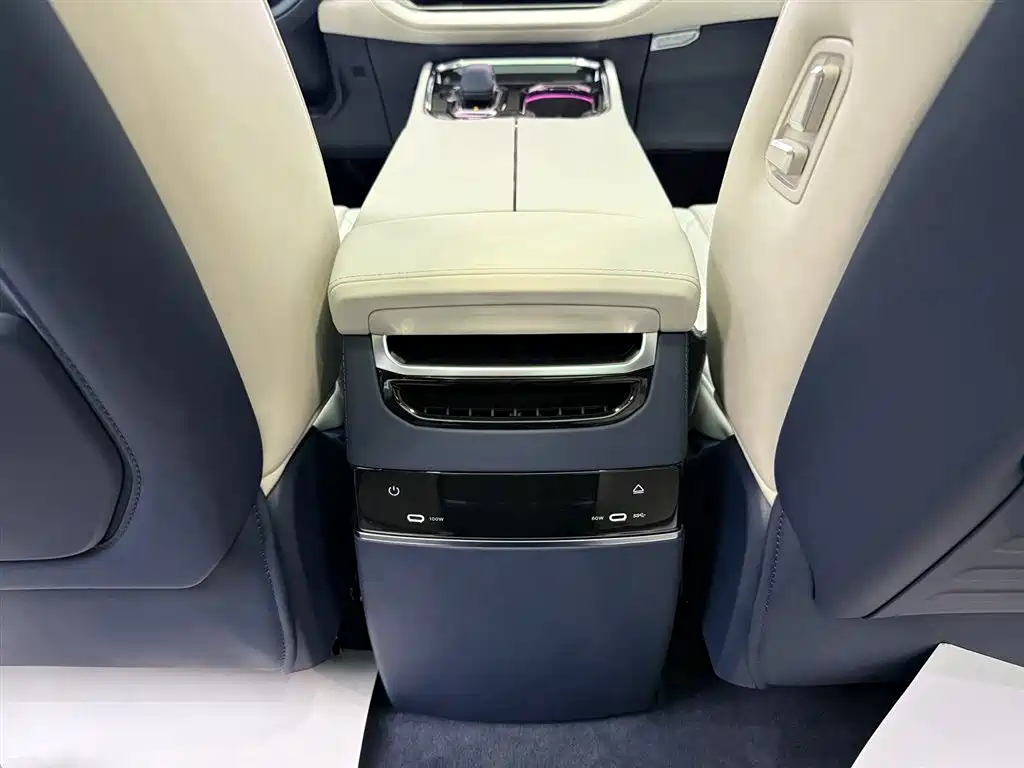 Zeekr Zeekr 009 2024 Six-Seat Executive Version AWD 108kWh 2025 - thumbnail 29
