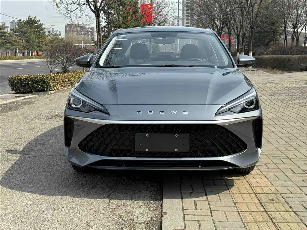 Roewe Roewe i5 2026 1.5L Manual Comfort Edition 2026 - thumbnail 3
