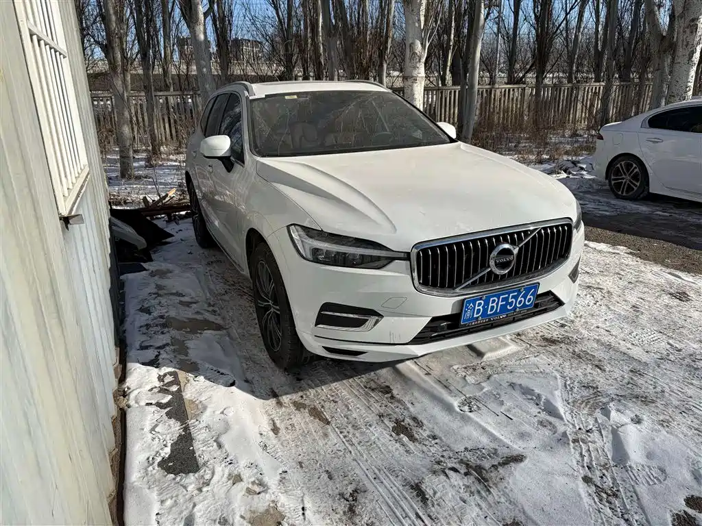 Volvo Volvo XC60 2021 T5 AWD Inscription Luxury Edition 2021 - thumbnail 3
