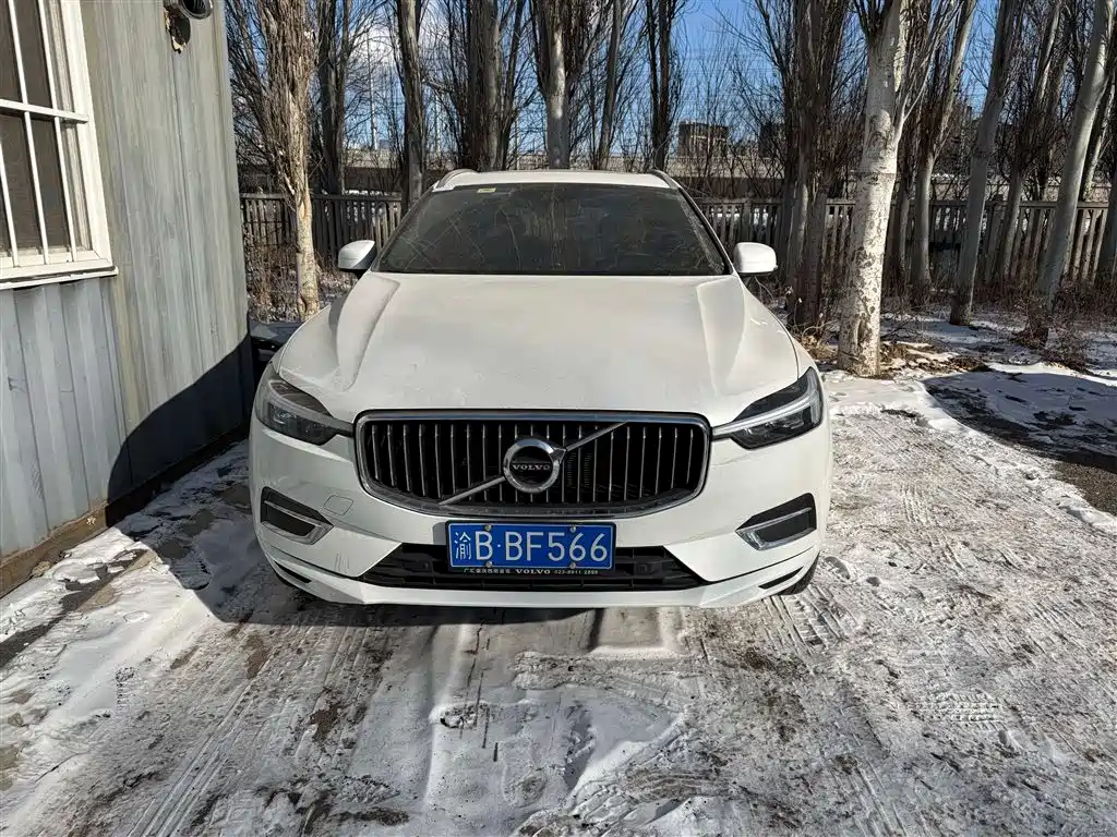 Volvo Volvo XC60 2021 T5 AWD Inscription Luxury Edition 2021 - thumbnail 4