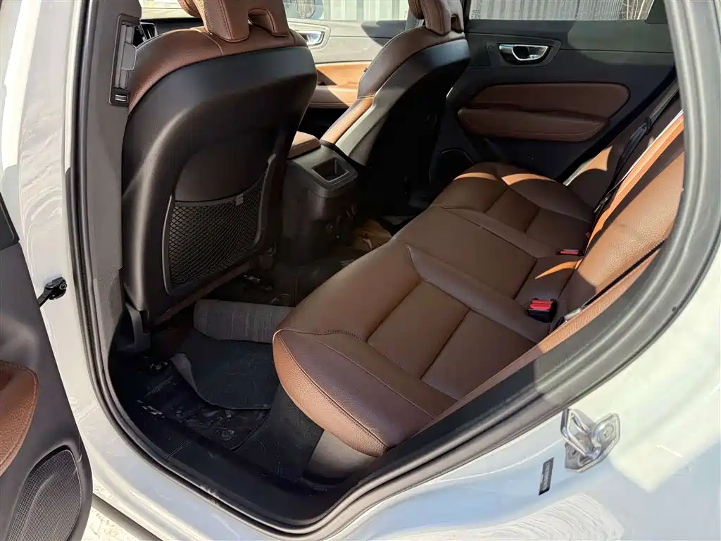 Volvo Volvo XC60 2021 T5 AWD Inscription Luxury Edition 2021 - thumbnail 9