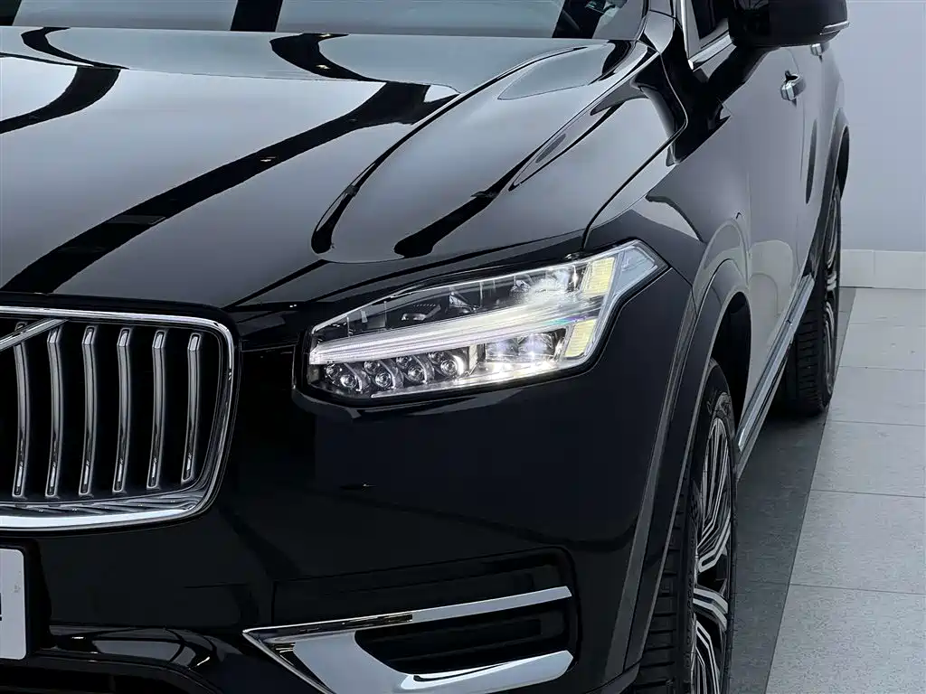 Volvo Volvo XC90 2023 B5 Momentum Luxury 5-seat 2023 - thumbnail 4