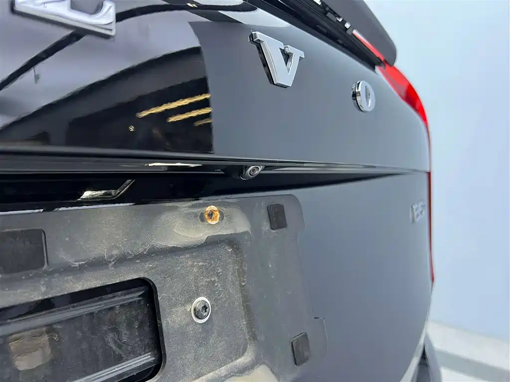 Volvo Volvo XC90 2023 B5 Momentum Luxury 5-seat 2023 - thumbnail 5