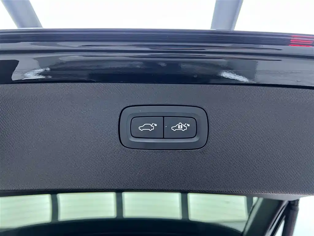 Volvo Volvo XC90 2023 B5 Momentum Luxury 5-seat 2023 - thumbnail 30