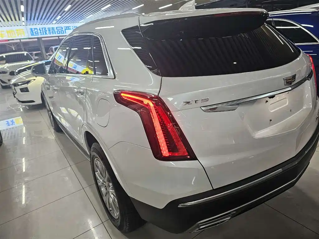 Cadillac Cadillac XT5 2022 2.0T FWD Luxury 2022 - thumbnail 3