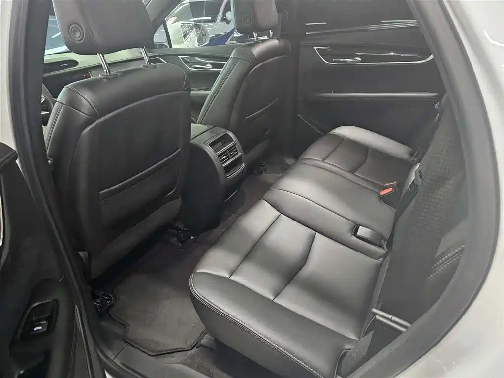 Cadillac Cadillac XT5 2022 2.0T FWD Luxury 2022 - thumbnail 6