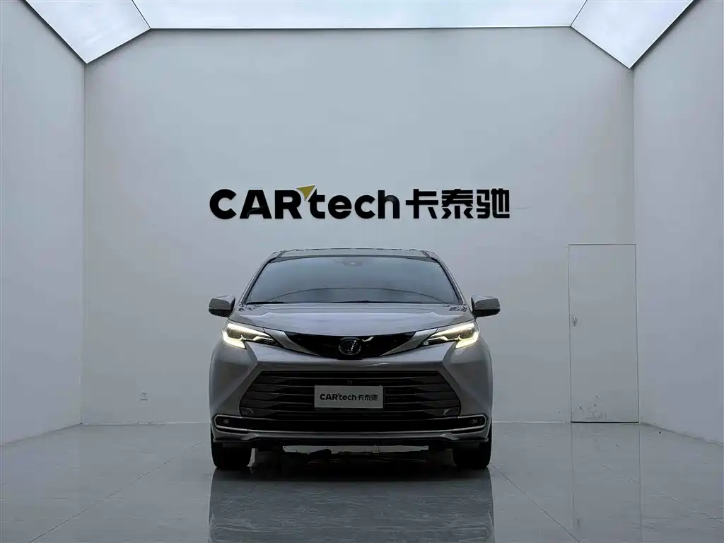 Toyota Toyota Sienna 2023 2.5L Hybrid Limited Premium Edition 2024 - thumbnail 3