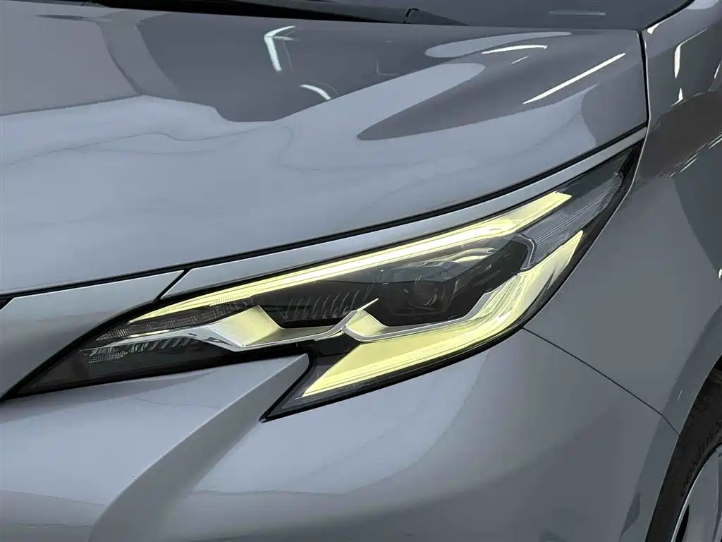 Toyota Toyota Sienna 2023 2.5L Hybrid Limited Premium Edition 2024 - thumbnail 8
