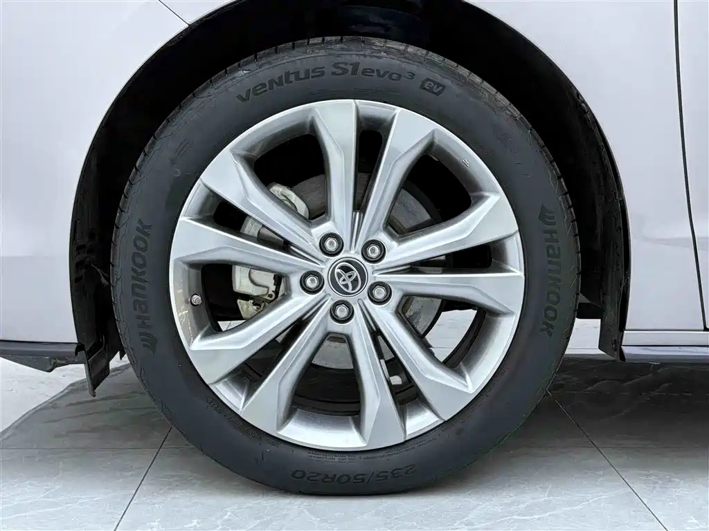 Toyota Toyota Sienna 2023 2.5L Hybrid Limited Premium Edition 2024 - thumbnail 10