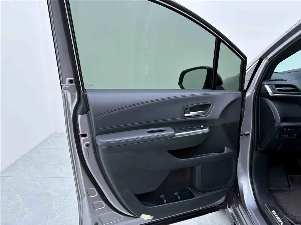 Toyota Toyota Sienna 2023 2.5L Hybrid Limited Premium Edition 2024 - thumbnail 16