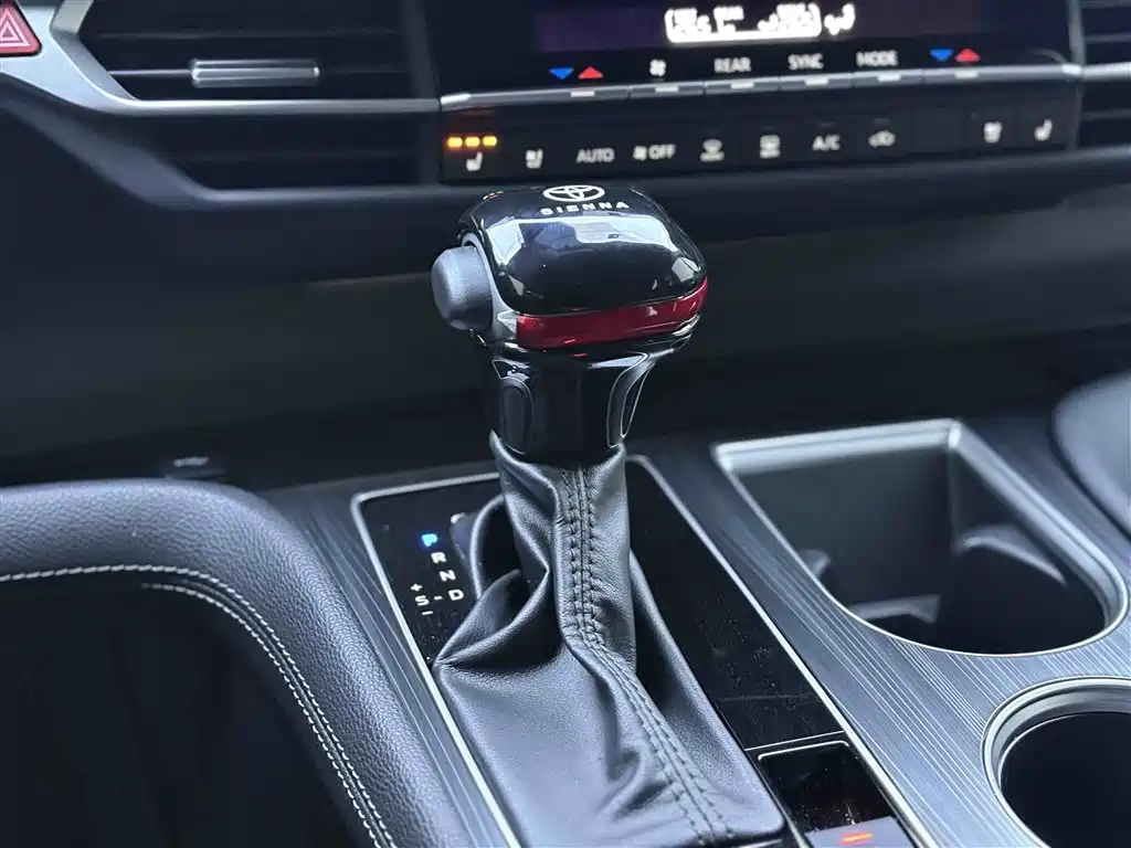 Toyota Toyota Sienna 2023 2.5L Hybrid Limited Premium Edition 2024 - thumbnail 20