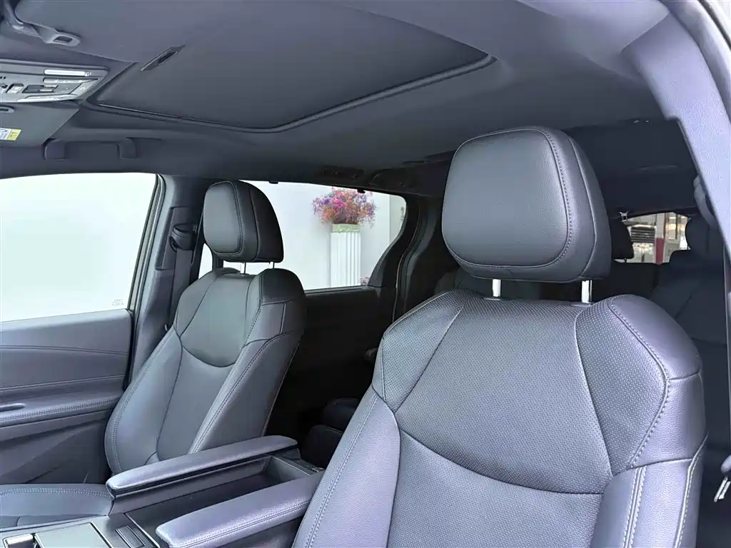 Toyota Toyota Sienna 2023 2.5L Hybrid Limited Premium Edition 2024 - thumbnail 25