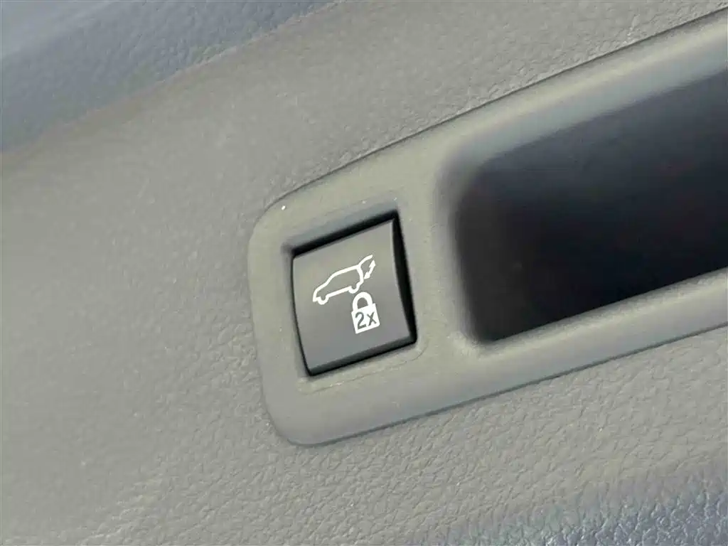 Toyota Toyota Sienna 2023 2.5L Hybrid Limited Premium Edition 2024 - thumbnail 26