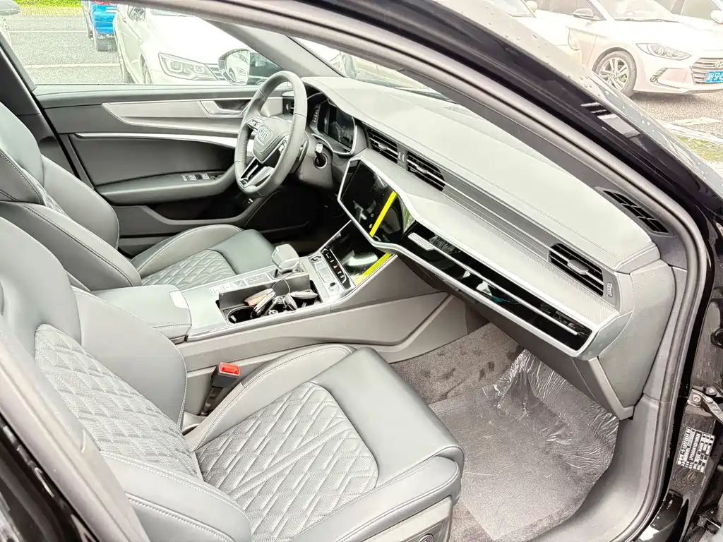Audi Audi A6L 2025 45 TFSI Premium Dynamic Model 2026 - thumbnail 11