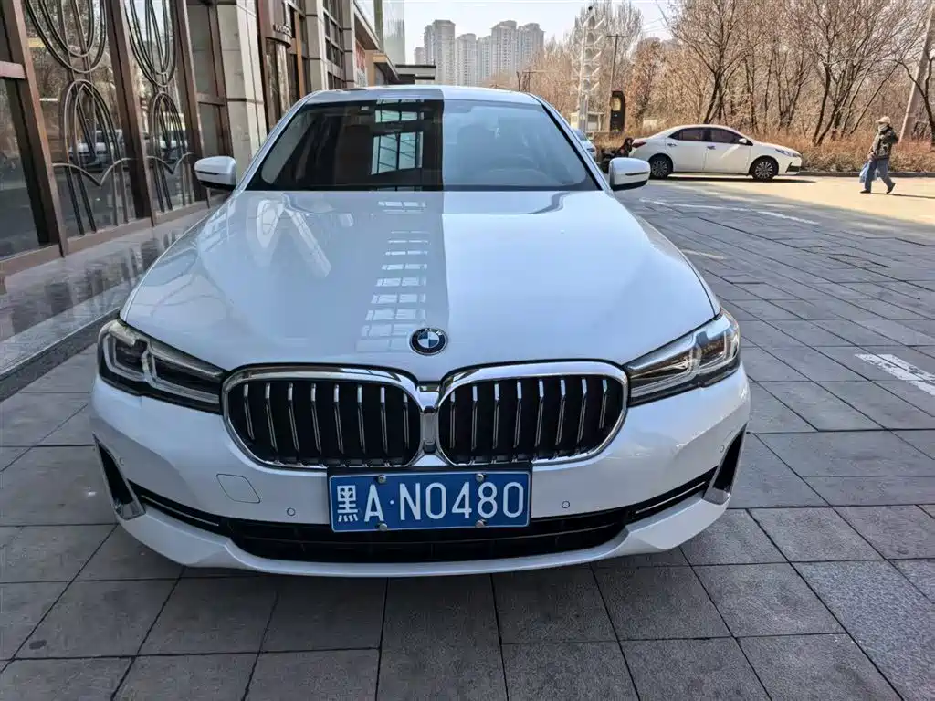 BMW BMW 5 Series 2022 525Li Luxury Package 2022 - thumbnail 3