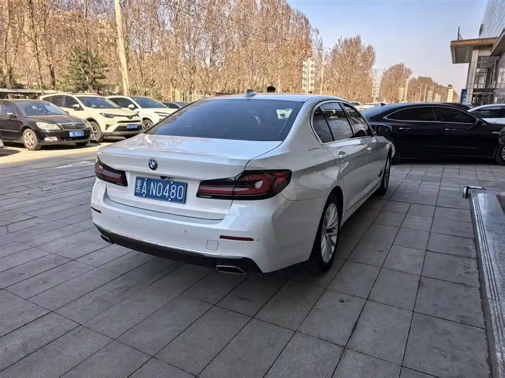 BMW BMW 5 Series 2022 525Li Luxury Package 2022 - thumbnail 4