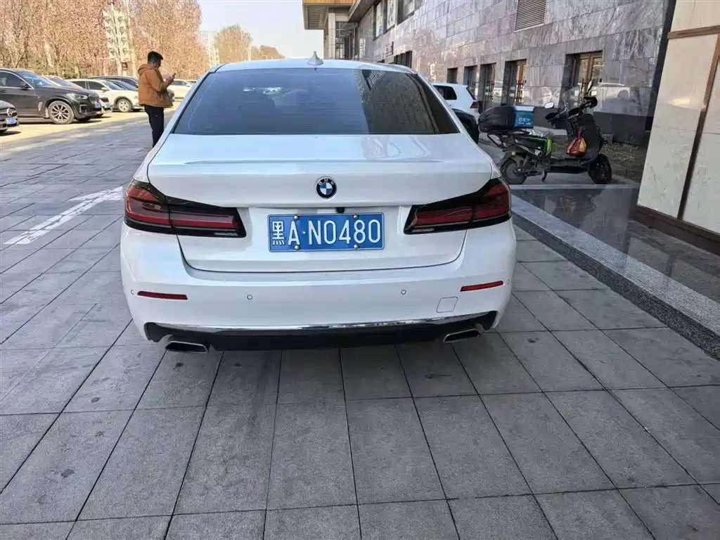 BMW BMW 5 Series 2022 525Li Luxury Package 2022 - thumbnail 5