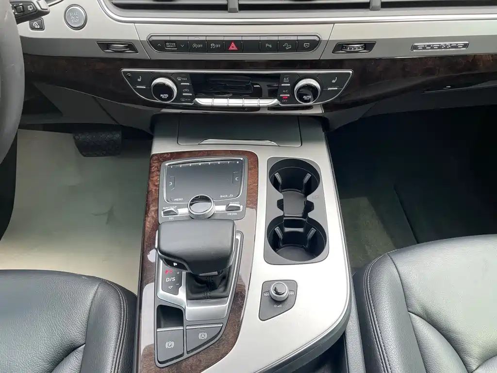 Audi Audi Q7 2019 55 TFSI S line Sport 2019 - thumbnail 11