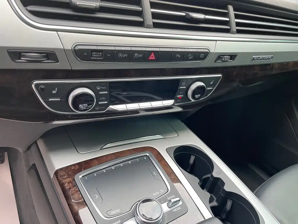 Audi Audi Q7 2019 55 TFSI S line Sport 2019 - thumbnail 15