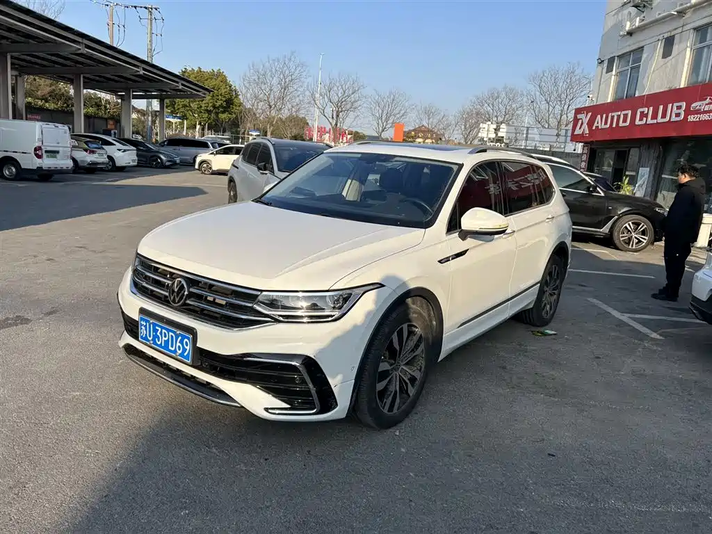 Volkswagen Tiguan L 2024 Model 330TSI Automatic 2WD R-Line Premium Edition 2024 - thumbnail 2