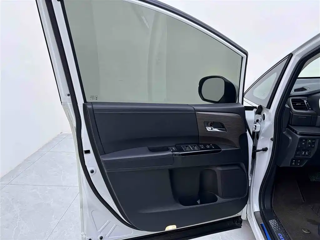 Honda Odyssey 2022 2.0L e:HEV Sharp·Premium Edition 2023 - thumbnail 15