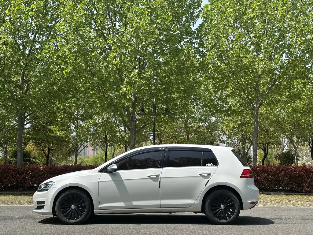 Volkswagen Volkswagen Golf 2015 1.6L Automatic Comfort Model 2015 - thumbnail 4