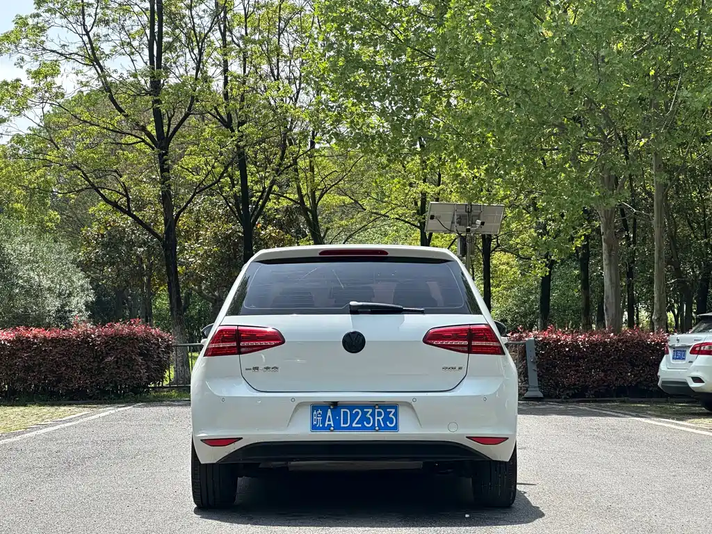 Volkswagen Volkswagen Golf 2015 1.6L Automatic Comfort Model 2015 - thumbnail 5