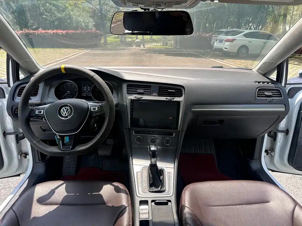 Volkswagen Volkswagen Golf 2015 1.6L Automatic Comfort Model 2015 - thumbnail 10