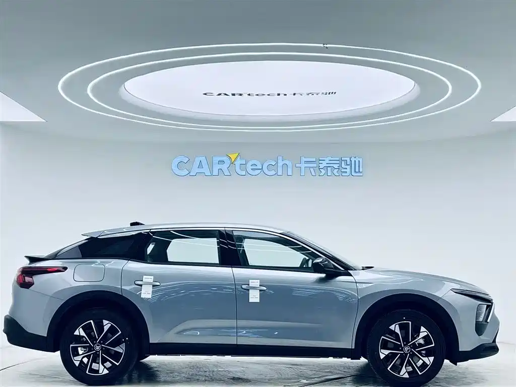 Citroën Citroën C5 X 2025 1.6T Overseas Edition 2026 - thumbnail 4