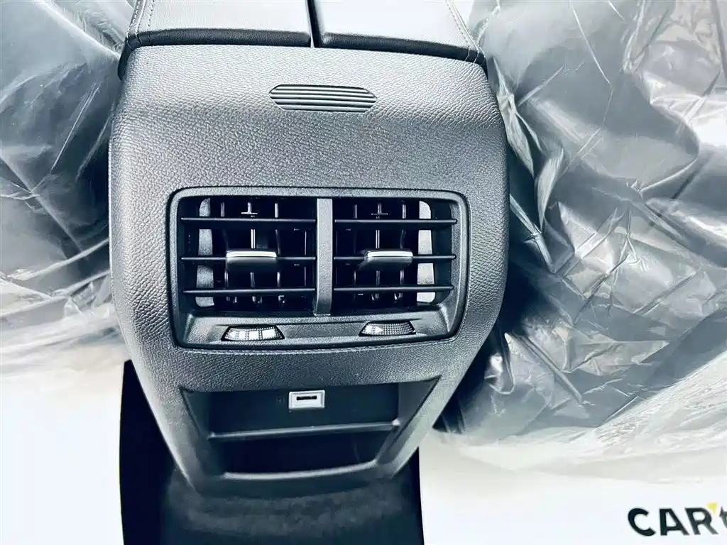 Citroën Citroën C5 X 2025 1.6T Overseas Edition 2026 - thumbnail 17